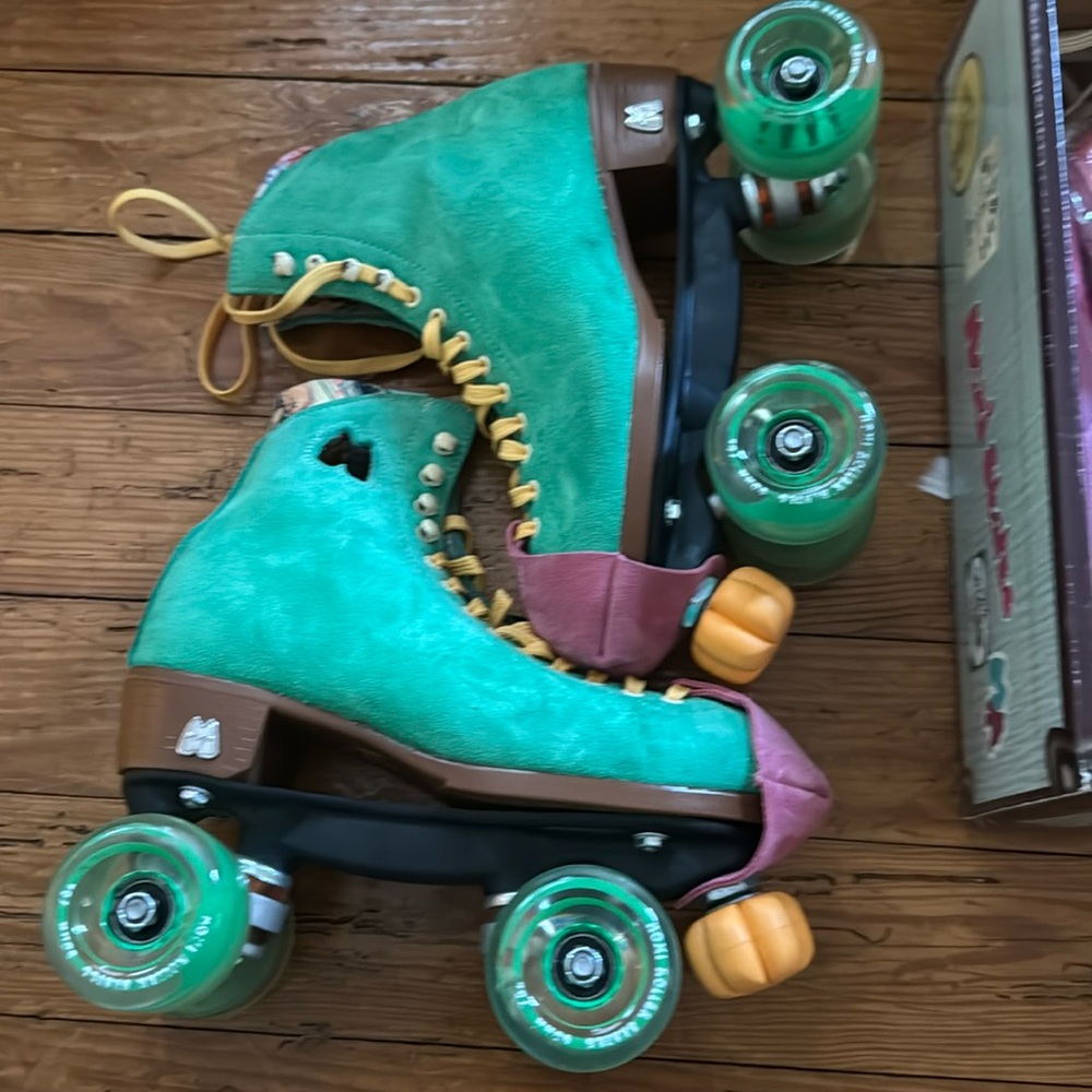 Moxie Roller Skates - like new